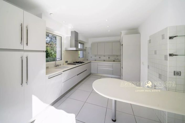 Image No.8-Maison de 4 chambres à vendre à Le Cannet