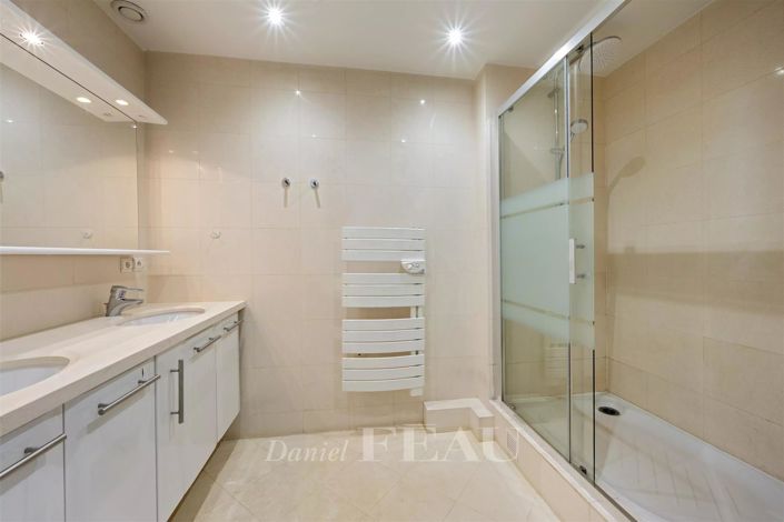 Image No.11-3 Bed Apartment for sale