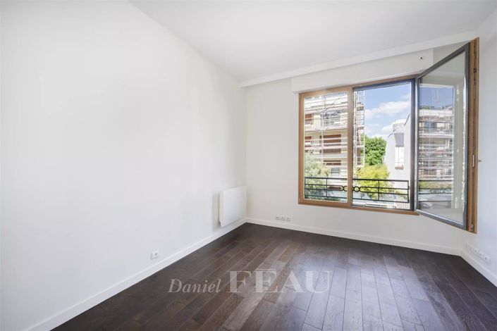 Image No.13-3 Bed Apartment for sale