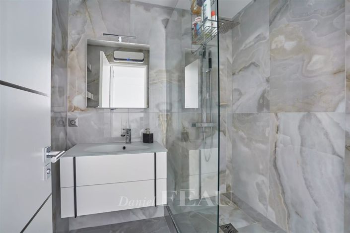 Image No.11-3 Bed Apartment for sale