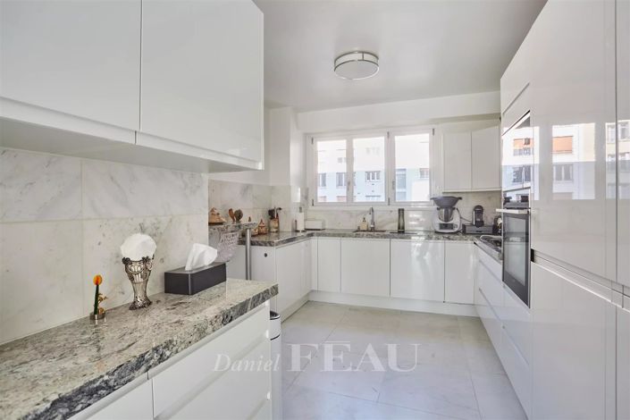 Image No.9-3 Bed Apartment for sale