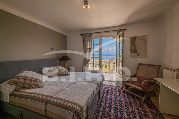 Image No.11-5 Bed House for sale