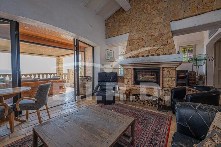 Image No.7-5 Bed House for sale