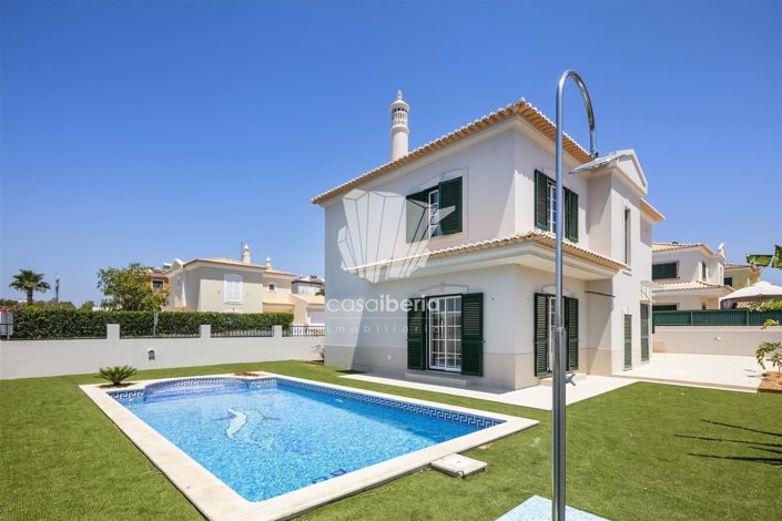 Image No.11-3 Bed House for sale