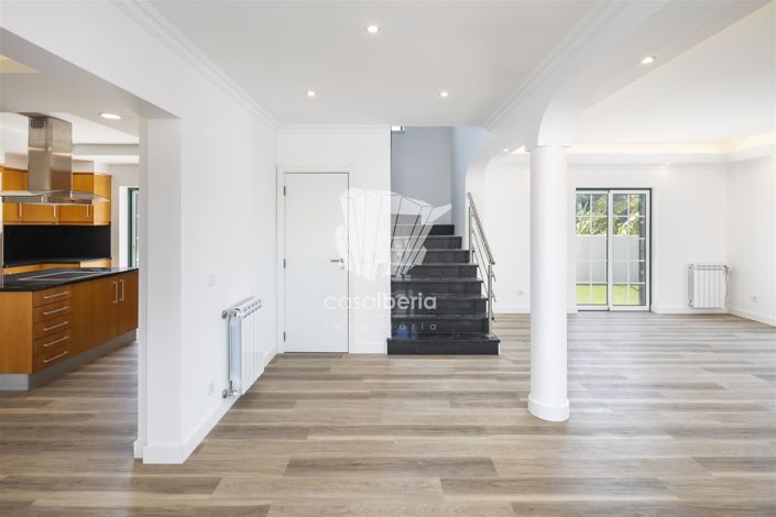 Image No.27-3 Bed House for sale