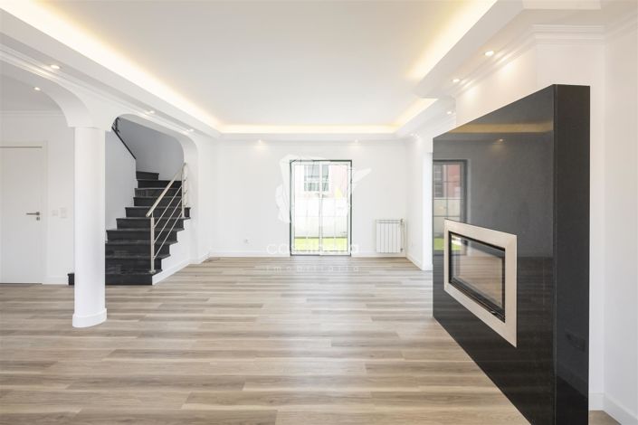 Image No.29-3 Bed House for sale