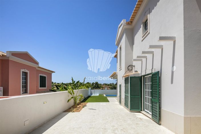 Image No.39-3 Bed House for sale