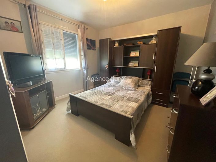 Image No.5-3 Bed House for sale