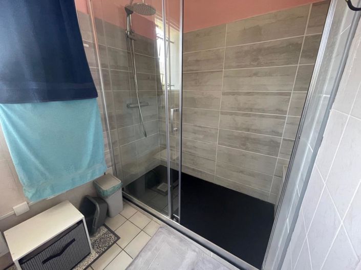 Image No.6-3 Bed House for sale