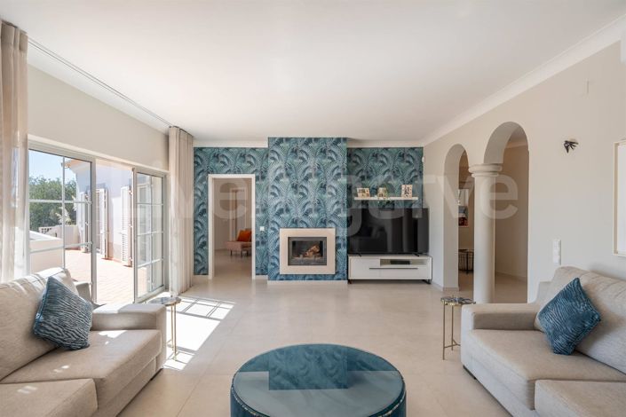 Image No.15-5 Bed House for sale