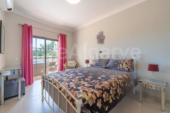 Image No.30-5 Bed House for sale