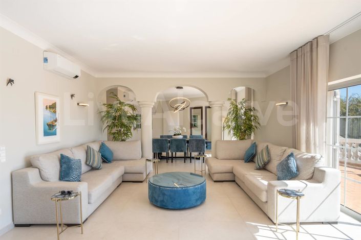 Image No.6-5 Bed House for sale