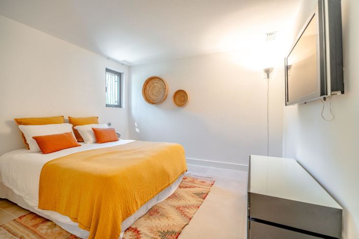 Image No.9-3 Bed House for sale