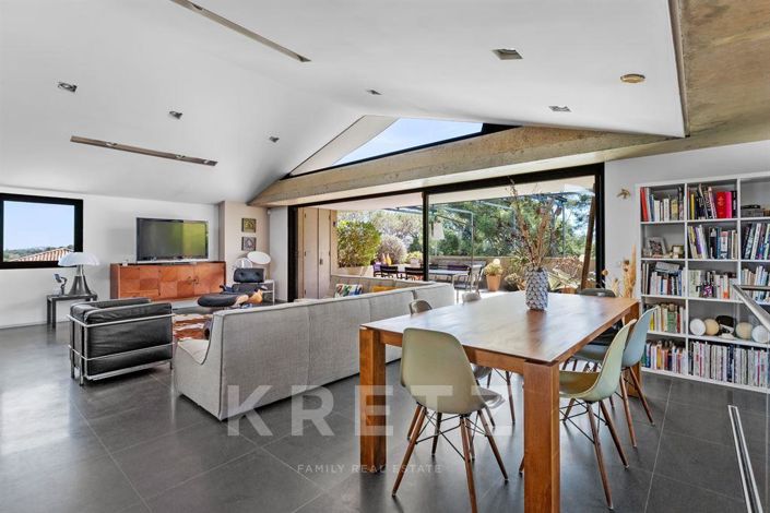 Image No.5-4 Bed House for sale