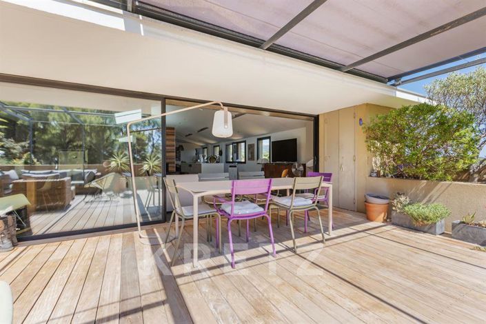 Image No.6-4 Bed House for sale