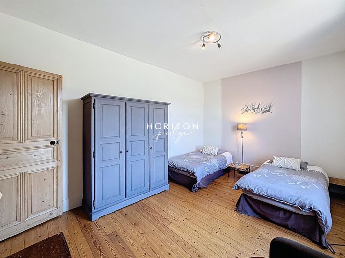 Image No.21-4 Bed House for sale