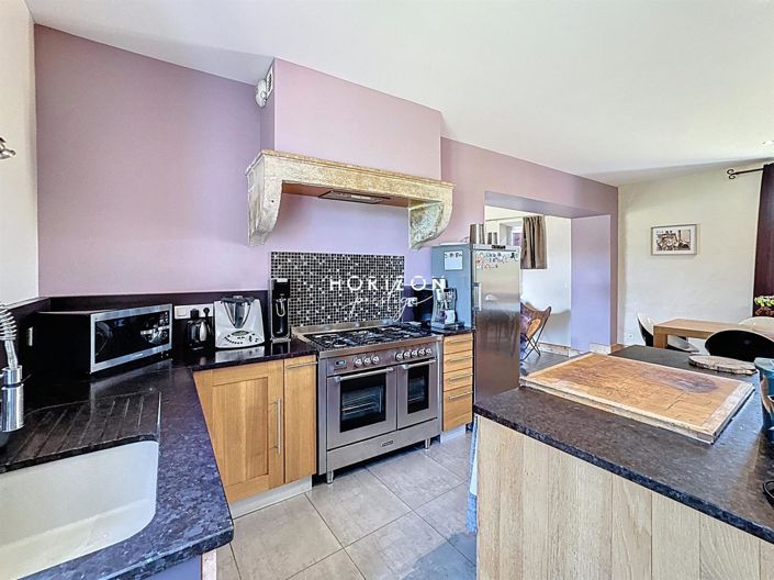 Image No.6-4 Bed House for sale