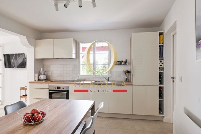 Image No.6-3 Bed Apartment for sale