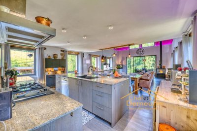 1 - Cordon, House