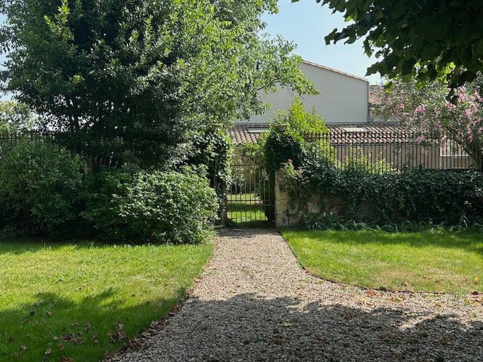 Image No.17-5 Bed House for sale