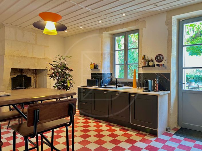 Image No.7-5 Bed House for sale