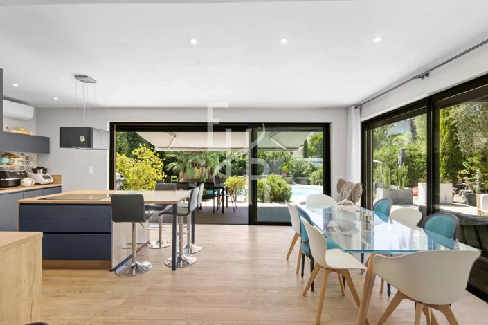 Image No.19-4 Bed House for sale