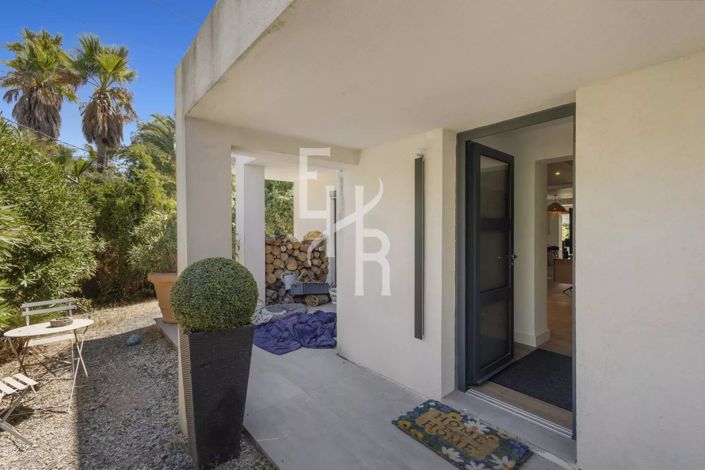 Image No.26-4 Bed House for sale