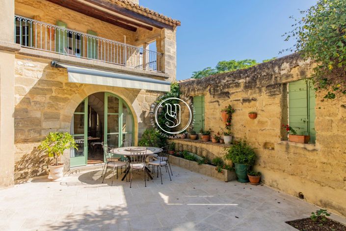 Image No.1-6 Bed House for sale