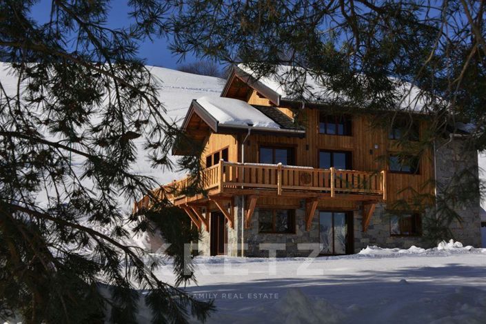 Image No.11-7 Bed House for sale