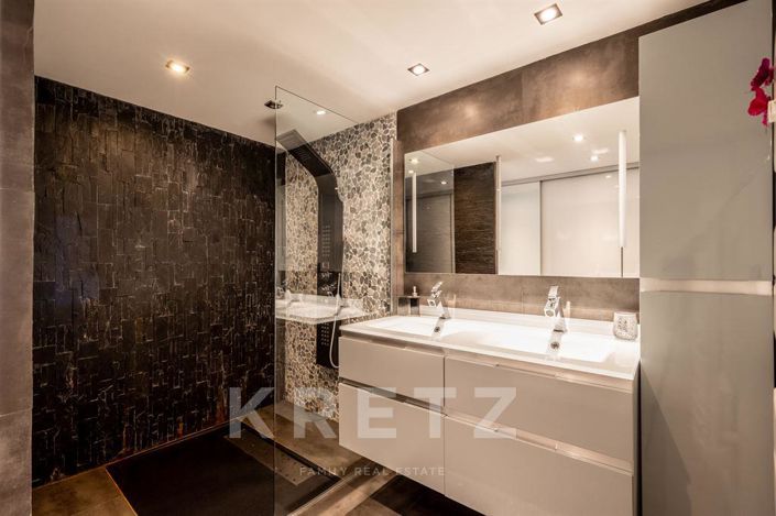 Image No.11-6 Bed House for sale