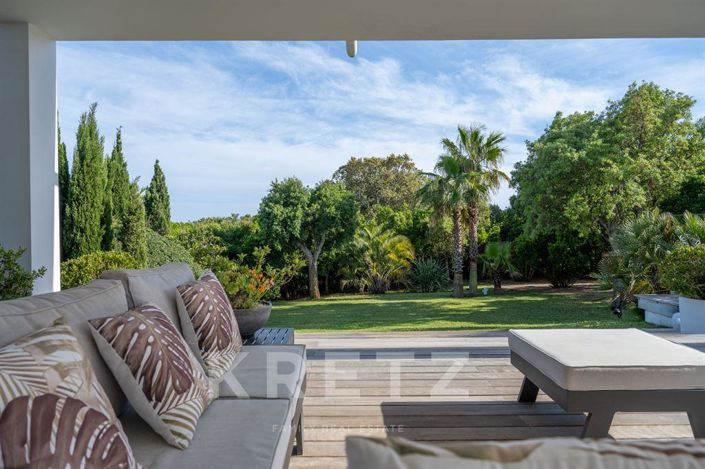 Image No.19-6 Bed House for sale