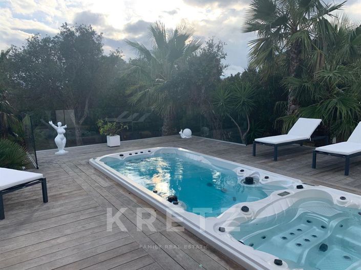 Image No.21-6 Bed House for sale