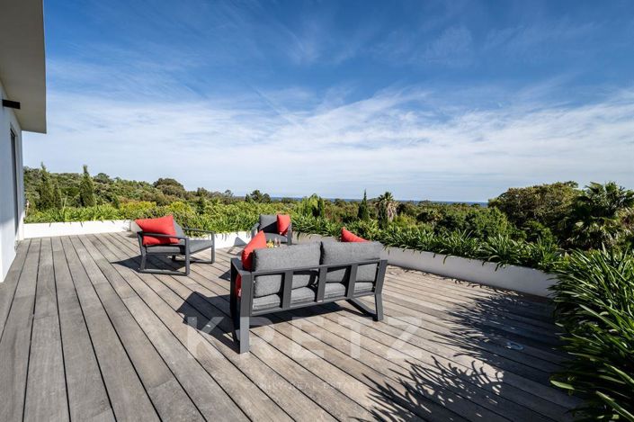 Image No.6-6 Bed House for sale