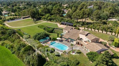 1 - Aix-en-Provence, Property