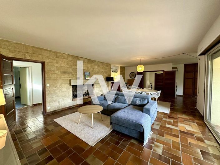 Image No.1-4 Bed House for sale