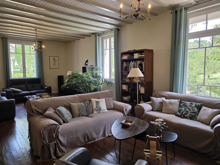 Image No.10-5 Bed House for sale