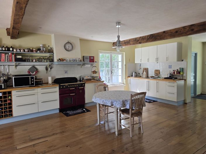 Image No.7-5 Bed House for sale