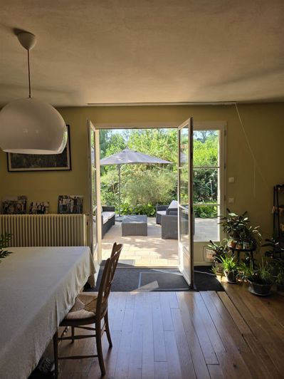 Image No.8-5 Bed House for sale