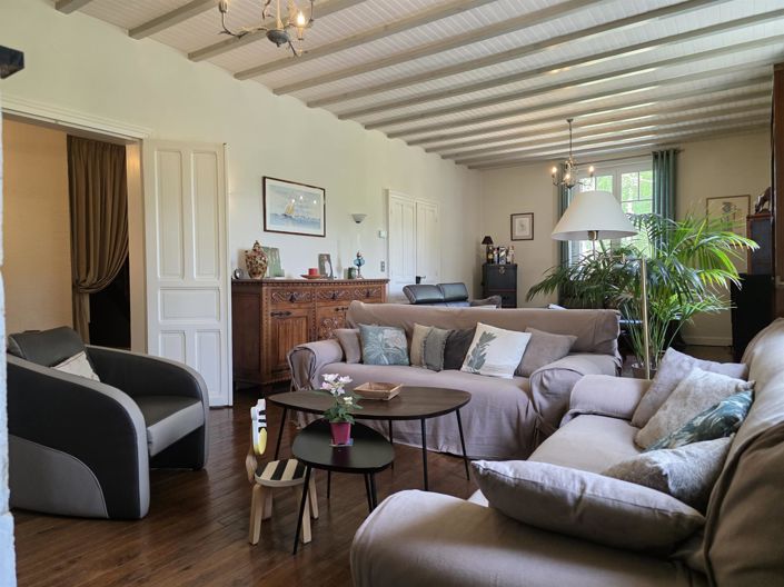 Image No.9-5 Bed House for sale