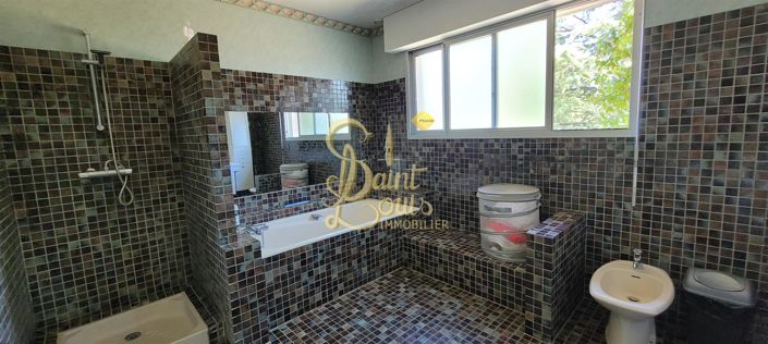 Image No.9-5 Bed House for sale