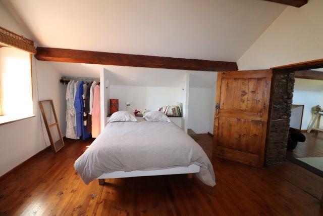 Image No.8-4 Bed House for sale