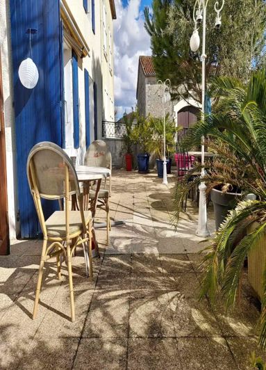 Image No.1-5 Bed House for sale