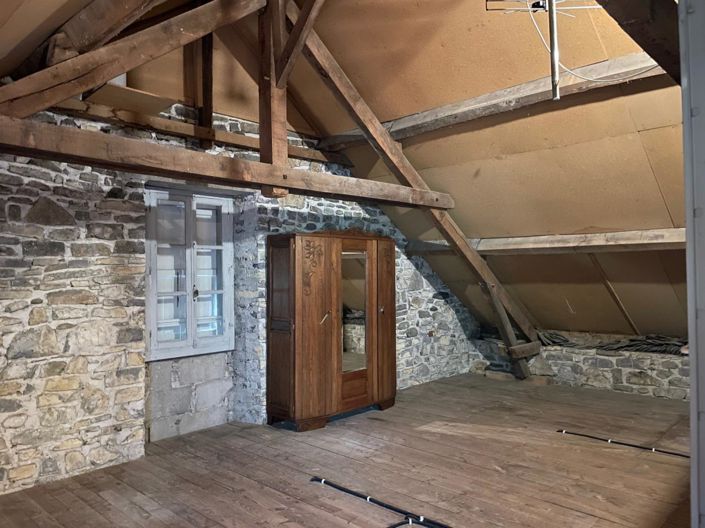 Image No.14-6 Bed House for sale