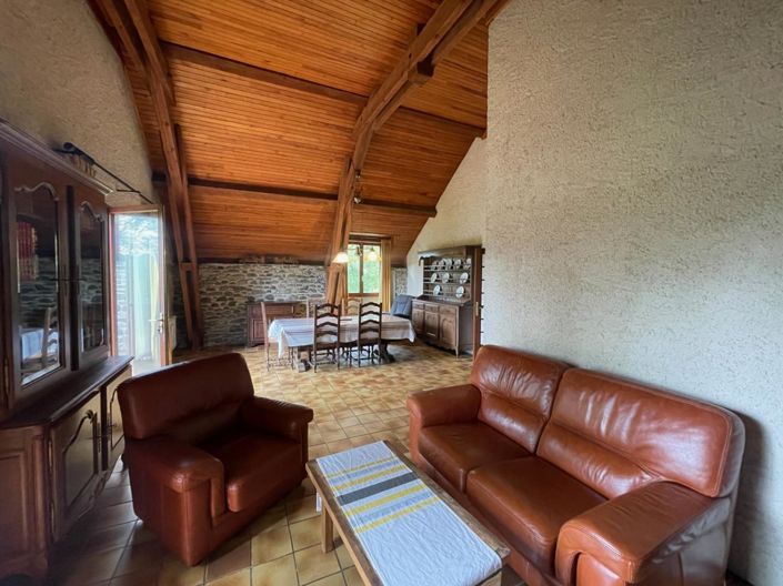 Image No.5-6 Bed House for sale