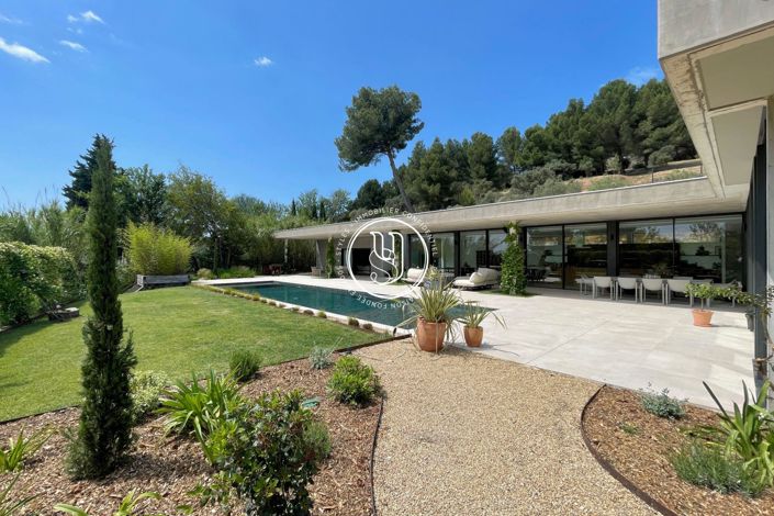 Image No.1-4 Bed House for sale