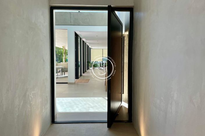 Image No.14-4 Bed House for sale