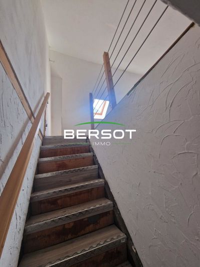 Image No.10-2 Bed House for sale