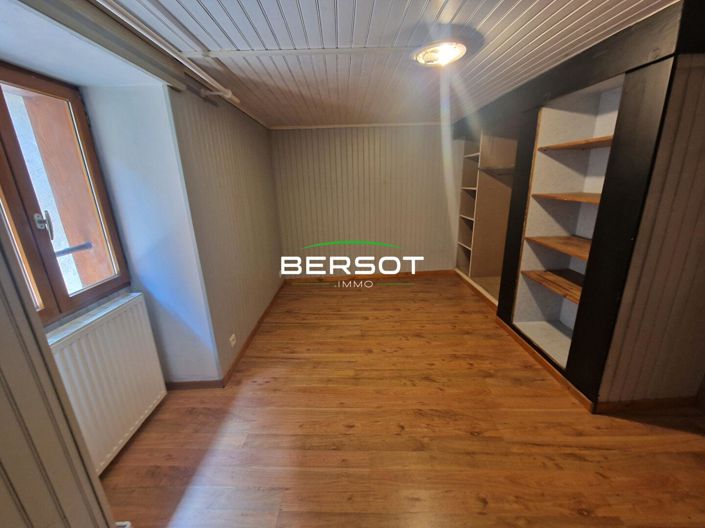 Image No.9-2 Bed House for sale