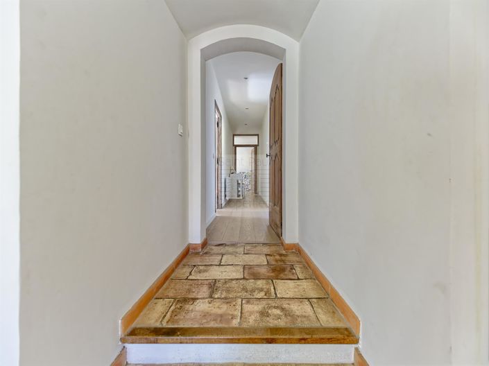 Image No.12-4 Bed House for sale