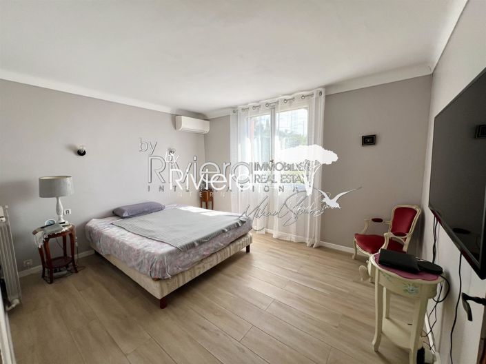 Image No.10-3 Bed House for sale